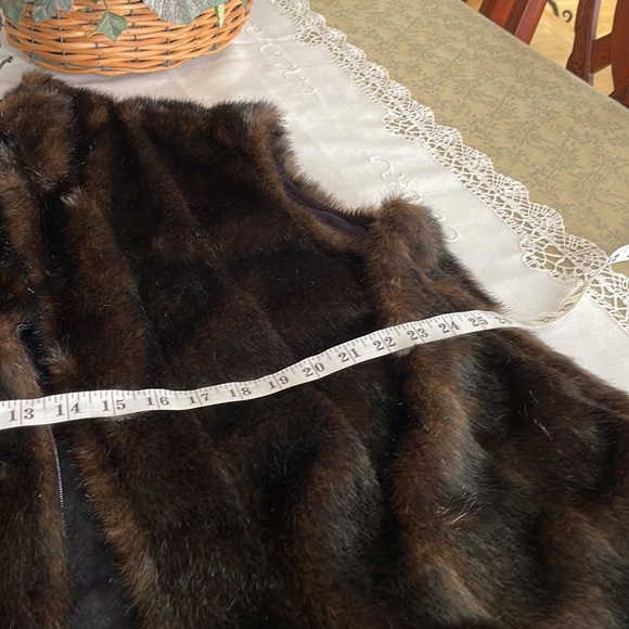 Faux Fur Vest - Picture 7 of 9